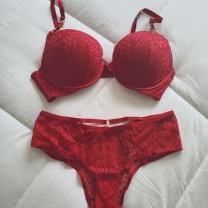 Victoria's Secret Bra & Panty set red lace